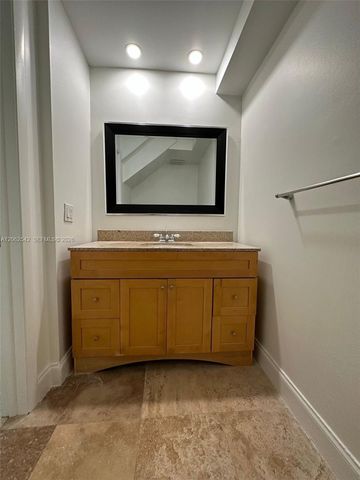 9359 Fontainebleau Boulevard F417, Miami, FL 33172