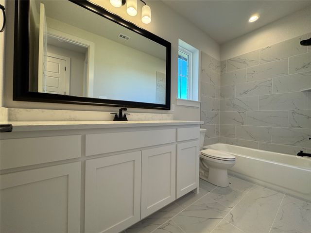 100 Mikasi, Godley, TX 76044