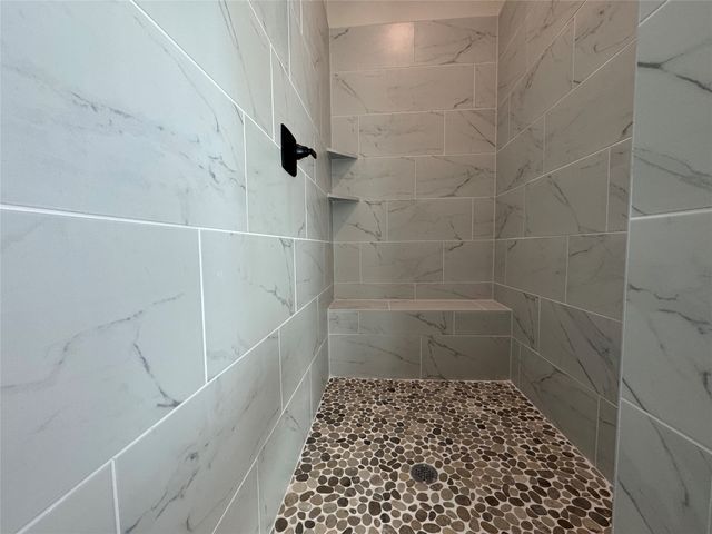 100 Mikasi, Godley, TX 76044