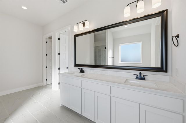 100 Mikasi, Godley, TX 76044