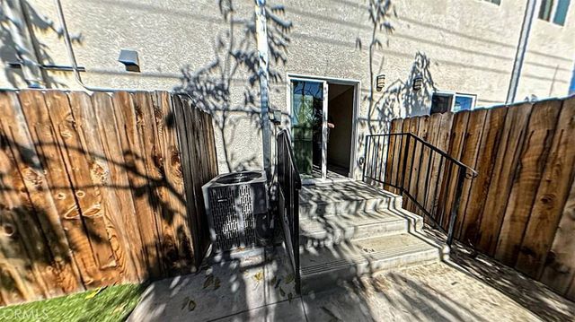 630 W 79th, Los Angeles, CA 90044