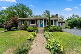 15 Chunis Ave, Millbury, MA 01527