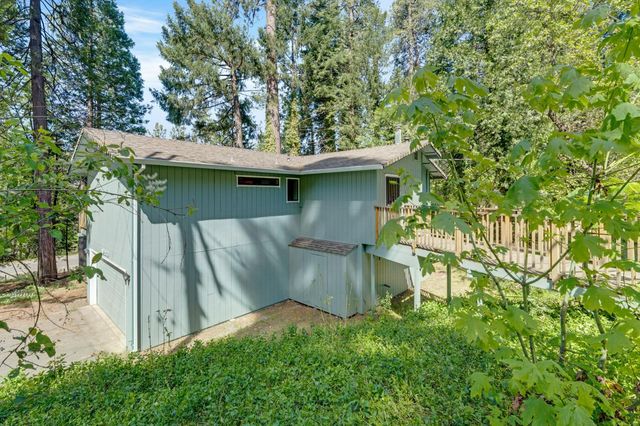 6721 Ridgeway Dr, Pollock Pines, CA 95726