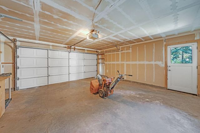 6721 Ridgeway Dr, Pollock Pines, CA 95726
