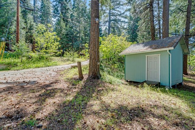 6721 Ridgeway Dr, Pollock Pines, CA 95726