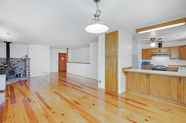6721 Ridgeway Dr, Pollock Pines, CA 95726