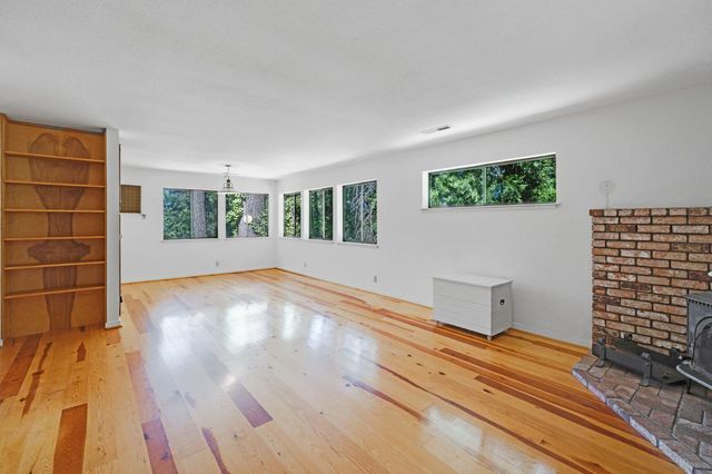 6721 Ridgeway Dr, Pollock Pines, CA 95726