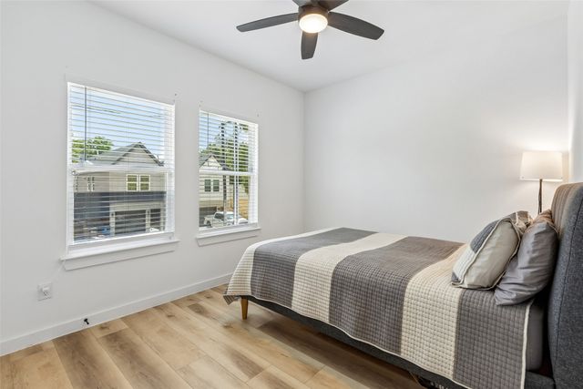 2225 Bethurum Avenue, Dallas, TX 75215