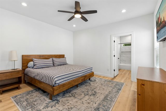 2225 Bethurum Avenue, Dallas, TX 75215