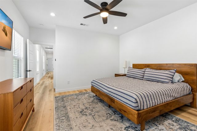 2225 Bethurum Avenue, Dallas, TX 75215