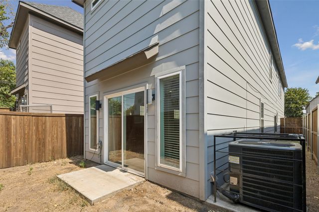 2225 Bethurum Avenue, Dallas, TX 75215