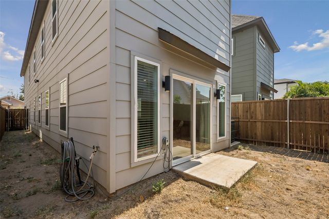 2225 Bethurum Avenue, Dallas, TX 75215