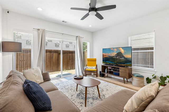 2225 Bethurum Avenue, Dallas, TX 75215