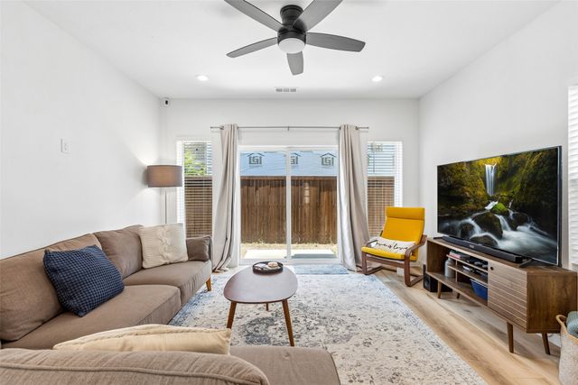 2225 Bethurum Avenue, Dallas, TX 75215