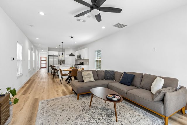 2225 Bethurum Avenue, Dallas, TX 75215