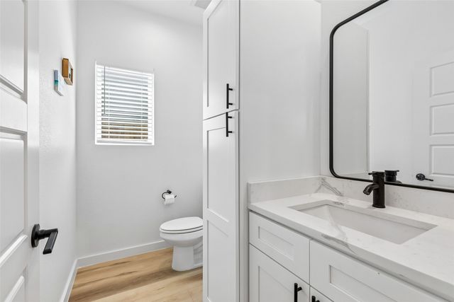 2225 Bethurum Avenue, Dallas, TX 75215