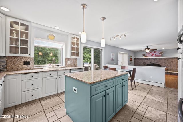 35 Manor Drive, Marlboro, NJ 07746