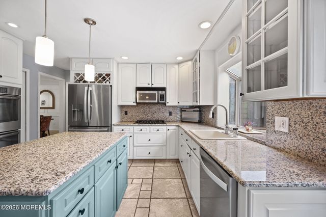 35 Manor Drive, Marlboro, NJ 07746