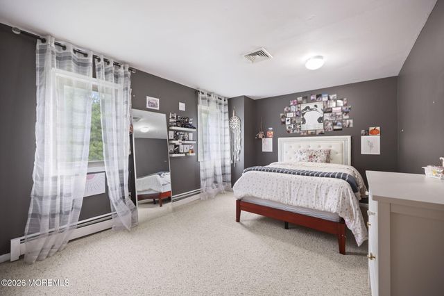 35 Manor Drive, Marlboro, NJ 07746
