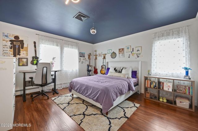 35 Manor Drive, Marlboro, NJ 07746