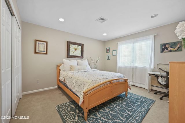 35 Manor Drive, Marlboro, NJ 07746