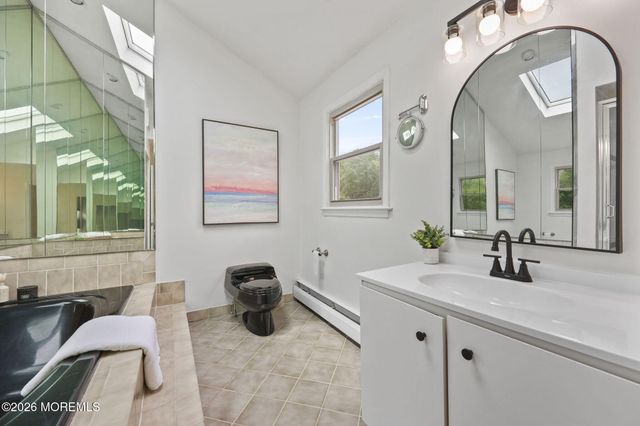 35 Manor Drive, Marlboro, NJ 07746