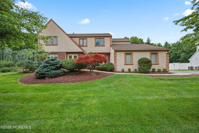 35 Manor Drive, Marlboro, NJ 07746