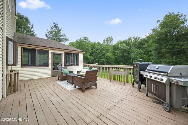 35 Manor Drive, Marlboro, NJ 07746