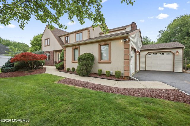 35 Manor Drive, Marlboro, NJ 07746