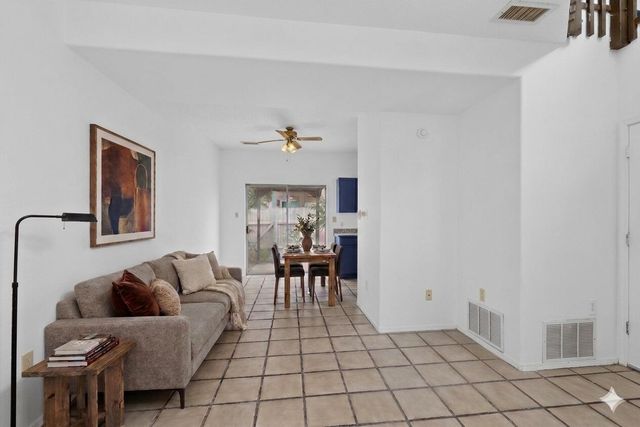 615 Menaul Boulevard NW UNIT J, Albuquerque, NM 87107
