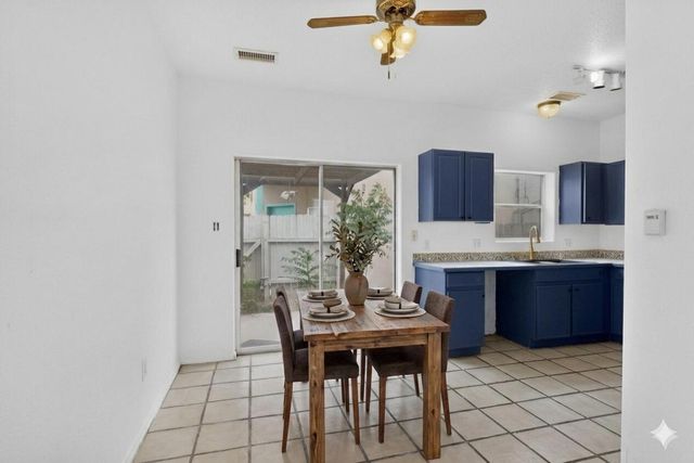 615 Menaul Boulevard NW UNIT J, Albuquerque, NM 87107