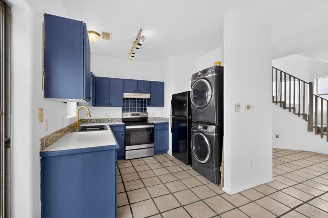 615 Menaul Boulevard NW UNIT J, Albuquerque, NM 87107