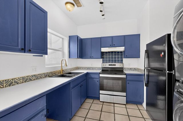 615 Menaul Boulevard NW UNIT J, Albuquerque, NM 87107