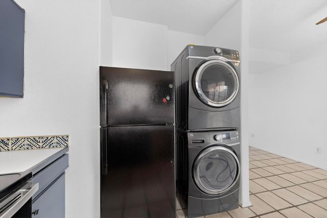 615 Menaul Boulevard NW UNIT J, Albuquerque, NM 87107