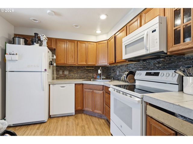 18052 Sw MONTE VERDI Blvd, Beaverton, OR 97007