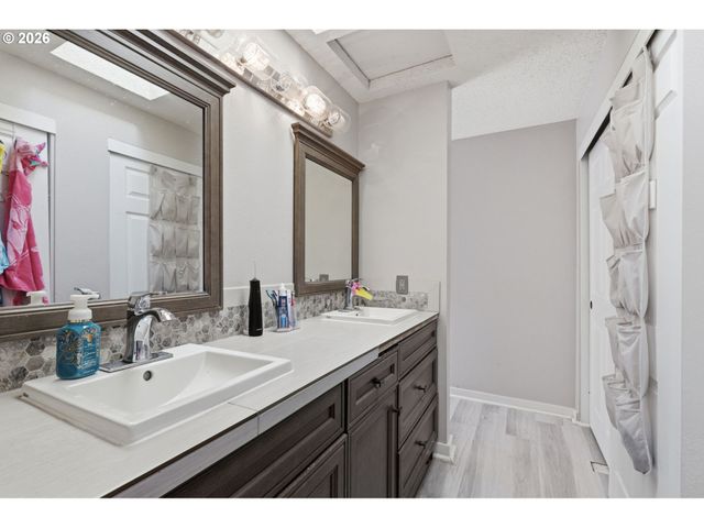 18052 Sw MONTE VERDI Blvd, Beaverton, OR 97007