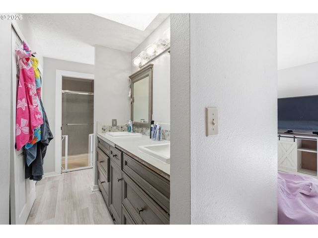 18052 Sw MONTE VERDI Blvd, Beaverton, OR 97007