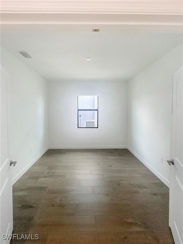 19421 Hinkley DR, Estero, FL 33928