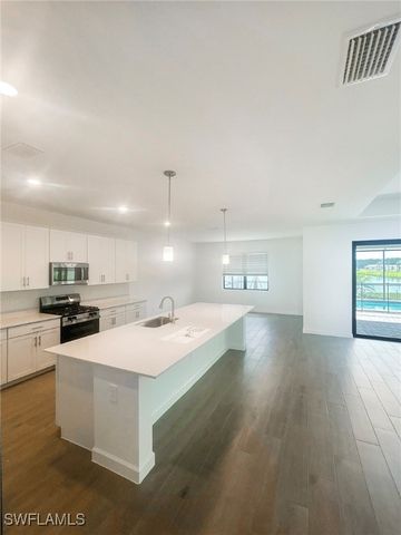 19421 Hinkley DR, Estero, FL 33928