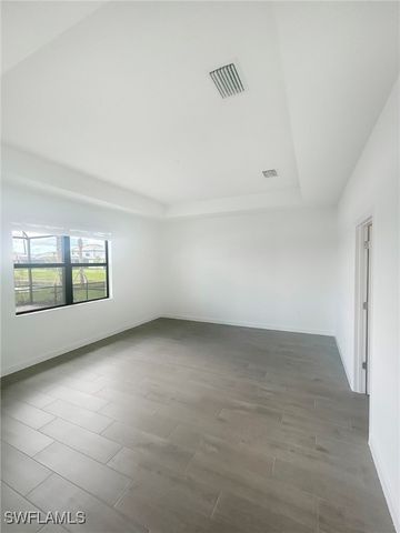 19421 Hinkley DR, Estero, FL 33928