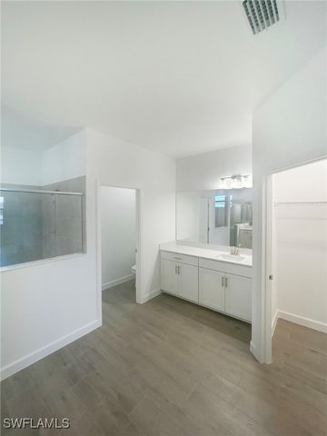 19421 Hinkley DR, Estero, FL 33928