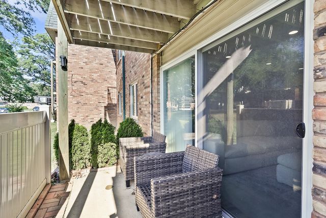 9954 S 84th Terrace 109, Palos Hills, IL 60465