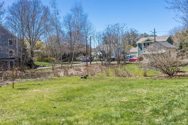 536 Middle Road, Portsmouth, NH 03801