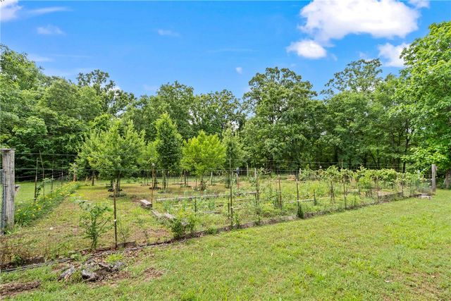 22388 Brooks Road, Siloam Springs, AR 72761