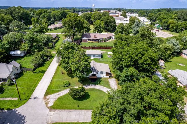 125 W Walnut Street, Coweta, OK 74429