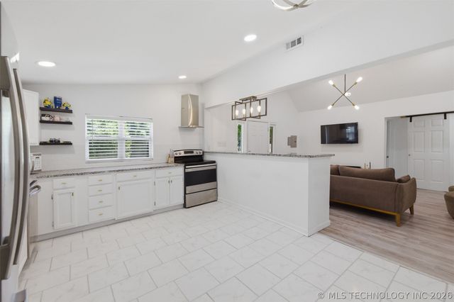 125 W Walnut Street, Coweta, OK 74429