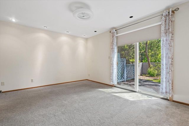 3240 S Hickory ROAD, New Berlin, WI 53151
