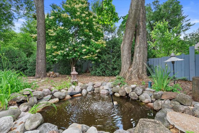 3240 S Hickory ROAD, New Berlin, WI 53151