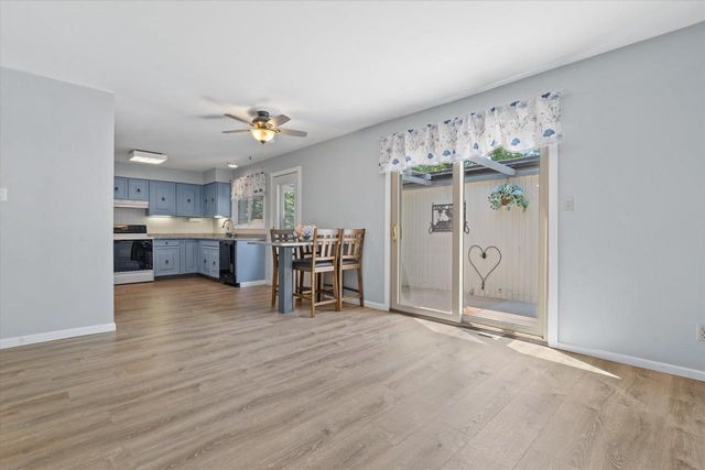 3240 S Hickory ROAD, New Berlin, WI 53151