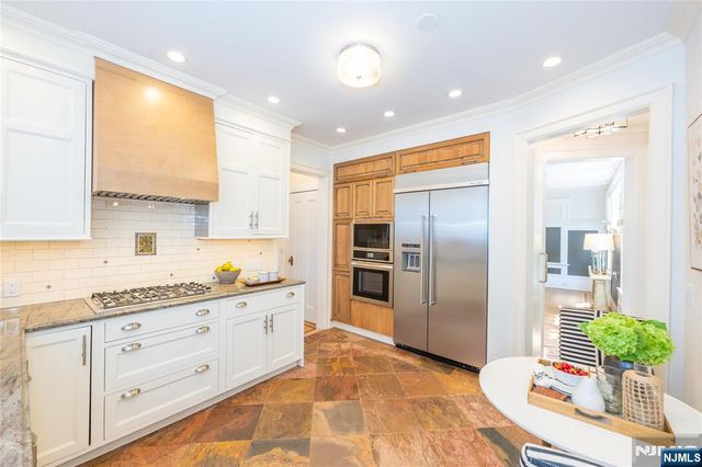 16 Upper Mountain Avenue, Montclair, NJ 07042